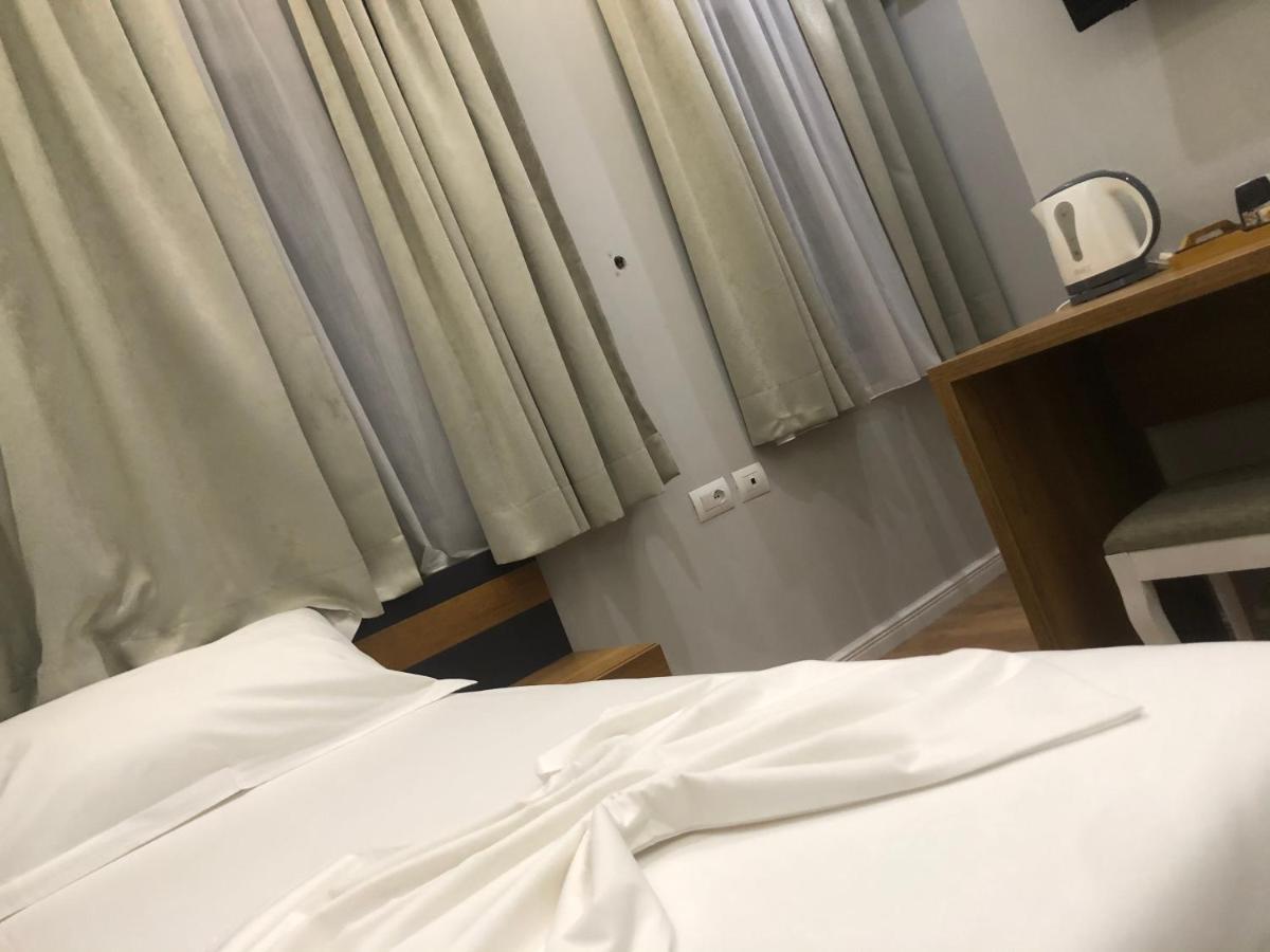 Andys Rooms Hotel Тирана Экстерьер фото