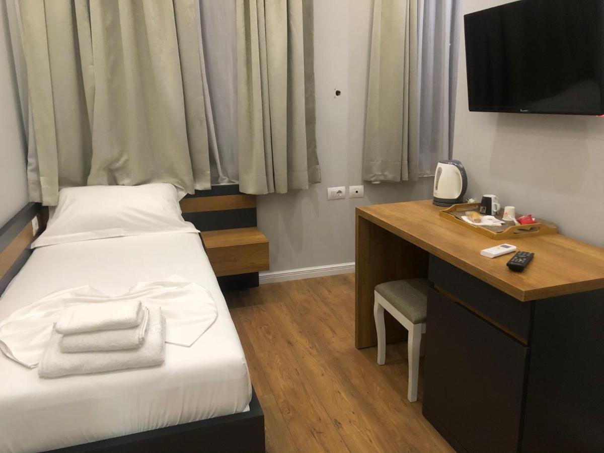 Andys Rooms Hotel Тирана Экстерьер фото